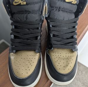 Nike Jordan Retro 1 OG/Black & Metallic Gold/Size 6y